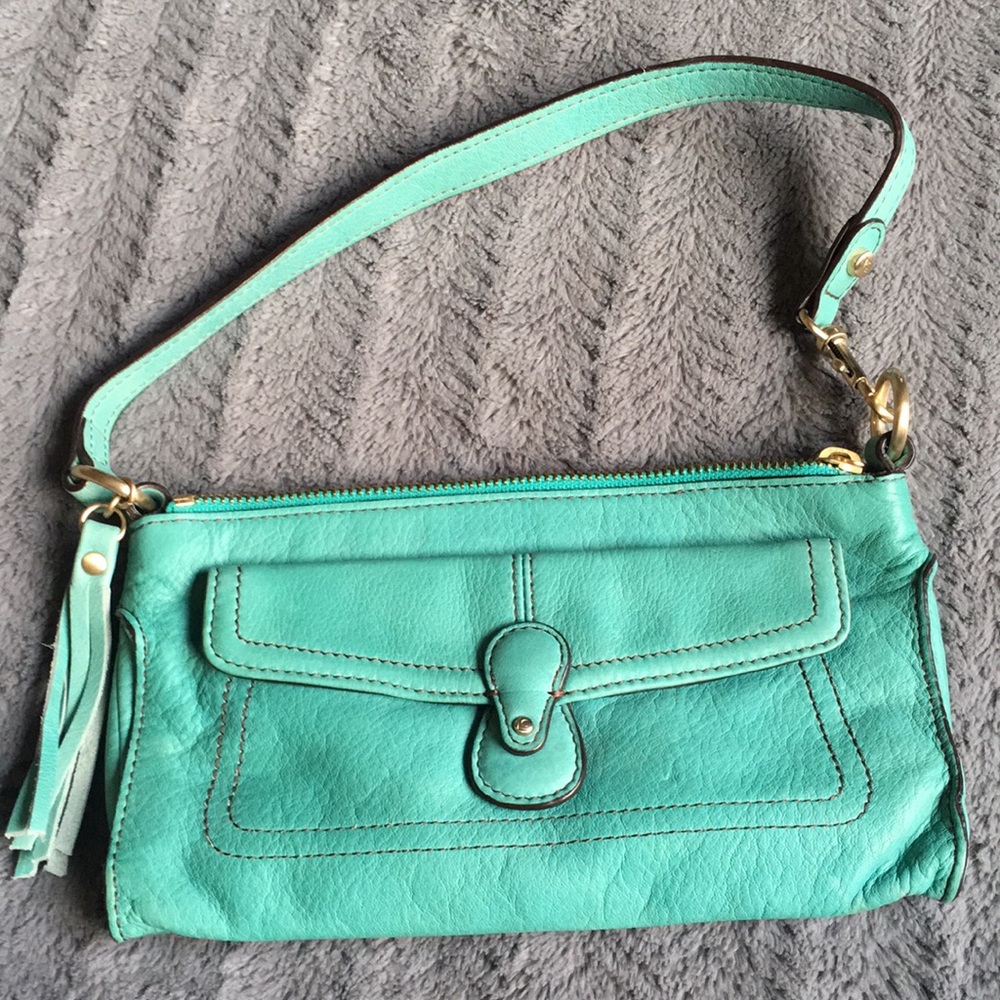 NEW never been used LIZ CLAIBORNE LEATHER Clutch/wristlet.